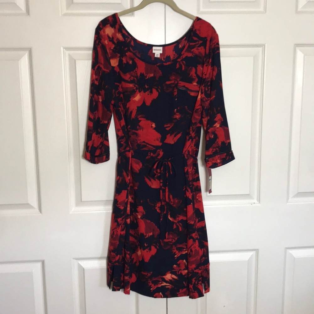 Abstract Florals Dress w/ faux Leather Piping Detail - size Large